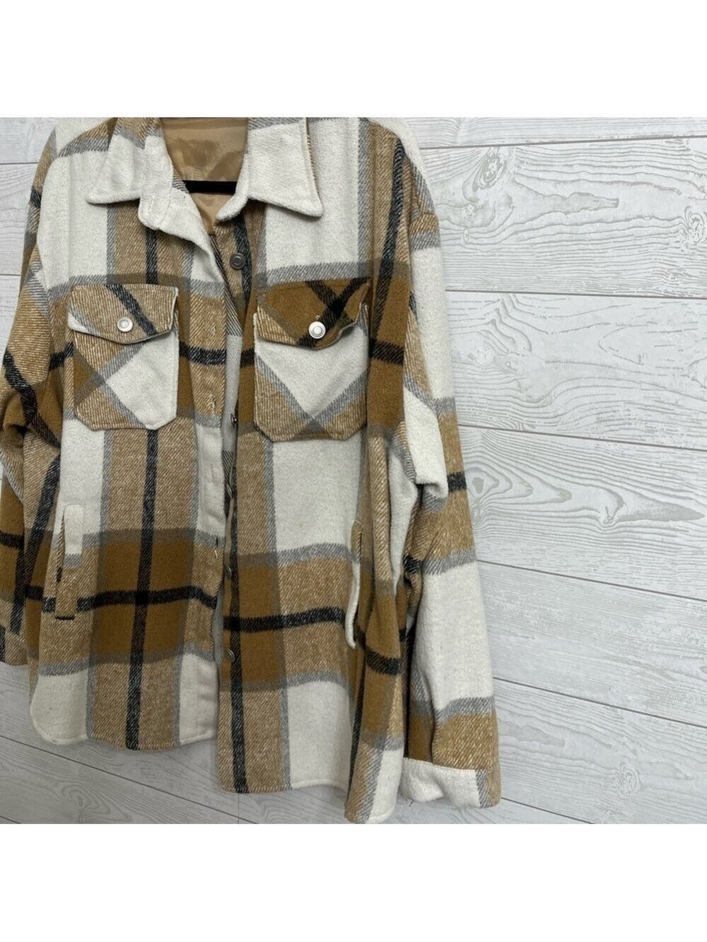 BouTiKome Women’s Tan Flannel Plaid Shirt Jacket. Size XL - Picture 3 of 8